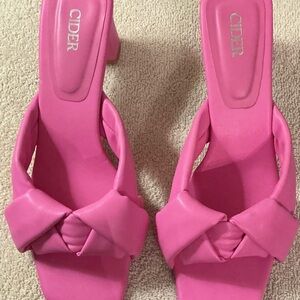 Cider Fuchsia Knotted Heels